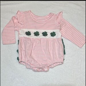 New! Pink stripe ruffle butt clover appliqué bubble romper St. Patrick’s 3/6mo